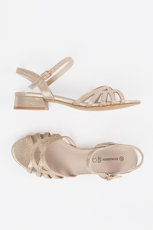 Sandálias douradas Sandálias douradas