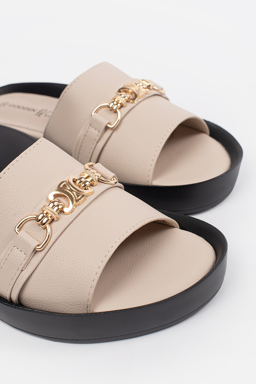 chinelas femininas em tom areia com...