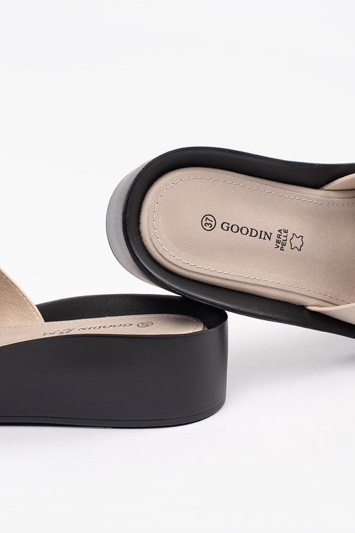 chinelas femininas em tom areia com...