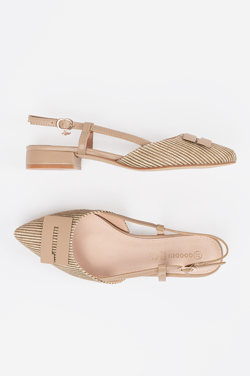 Sandálias em tom de cinza escuro com... Sandálias em tom de cinza escuro com...