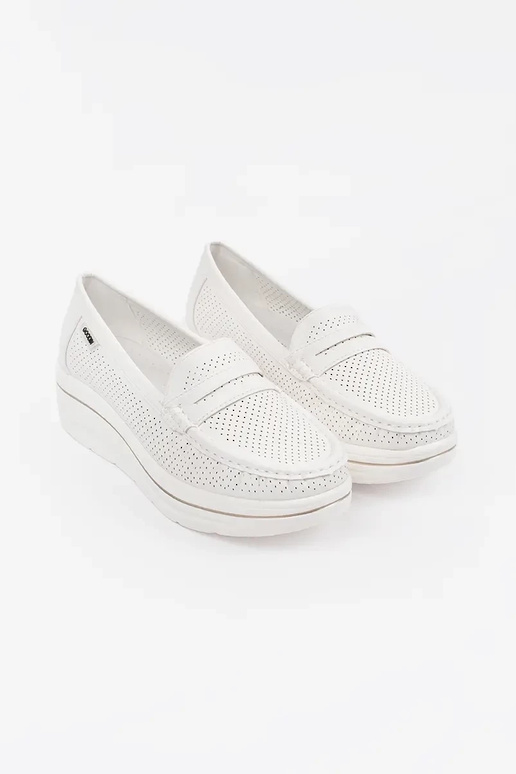 mocassins brancos com sola grossa