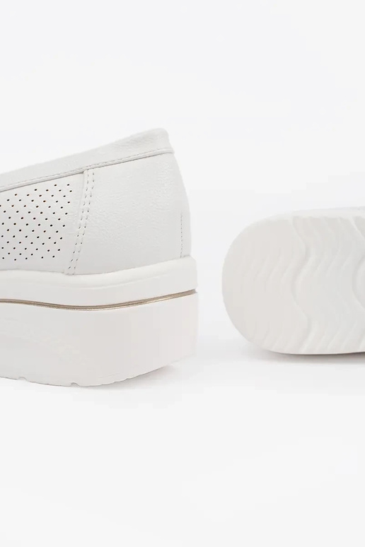 mocassins brancos com sola grossa