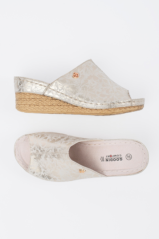 Chinelo Feminino Marfim com Plataforma Chinelo Feminino Marfim com Plataforma