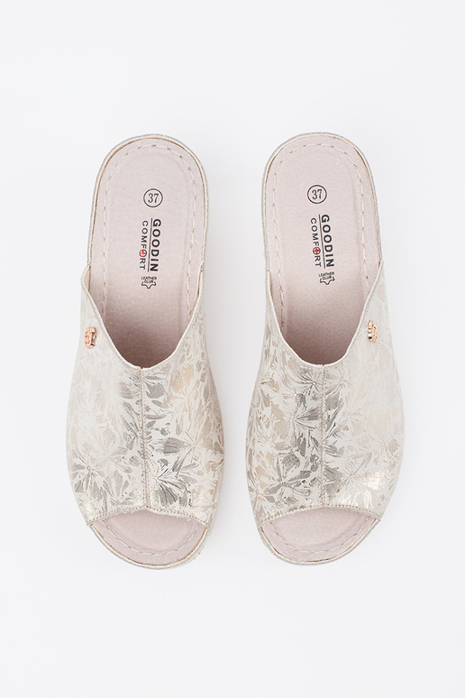 Chinelo Feminino Marfim com Plataforma Chinelo Feminino Marfim com Plataforma