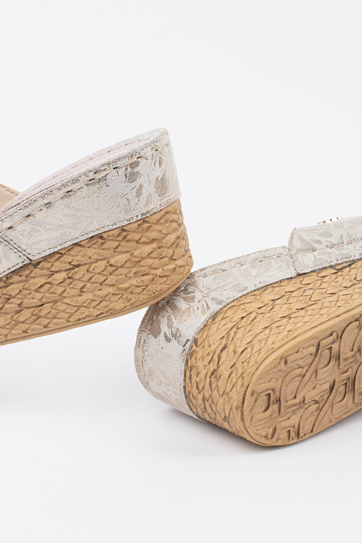 Chinelo Feminino Marfim com Plataforma Chinelo Feminino Marfim com Plataforma