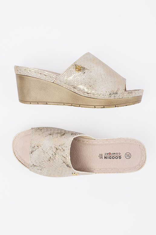 Chinelos femininas em camurça taupe Chinelos femininas em camurça taupe