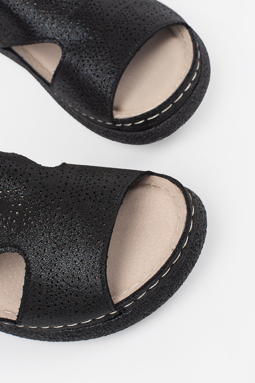 Sandálias pretas em plataforma clara Sandálias pretas em plataforma clara