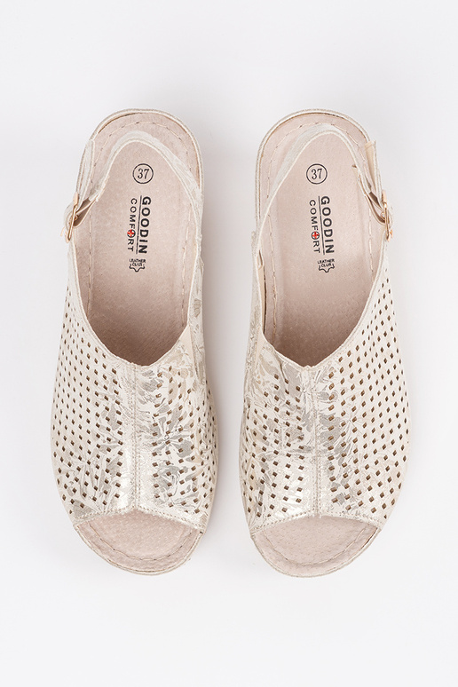 Sandálias na cor areia Sandálias na cor areia