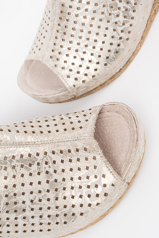 Sandálias na cor areia Sandálias na cor areia