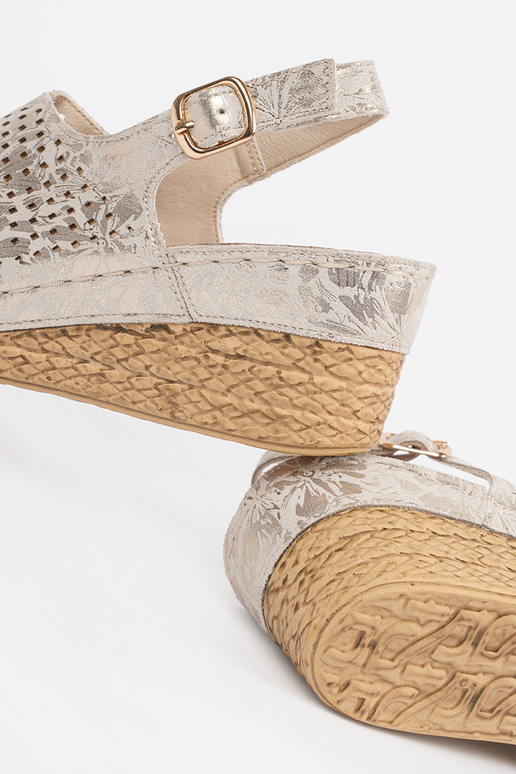 Sandálias na cor areia Sandálias na cor areia