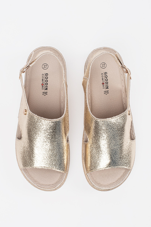 Sandalias Planas Douradas com Fivela Sandalias Planas Douradas com Fivela