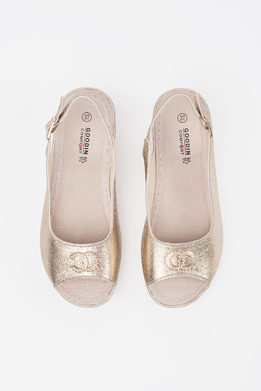 Sandálias Douradas com Salto Alto e... Sandálias Douradas com Salto Alto e...