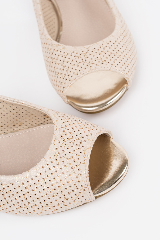 Sandálias em Tom de Marfim com... Sandálias em Tom de Marfim com...