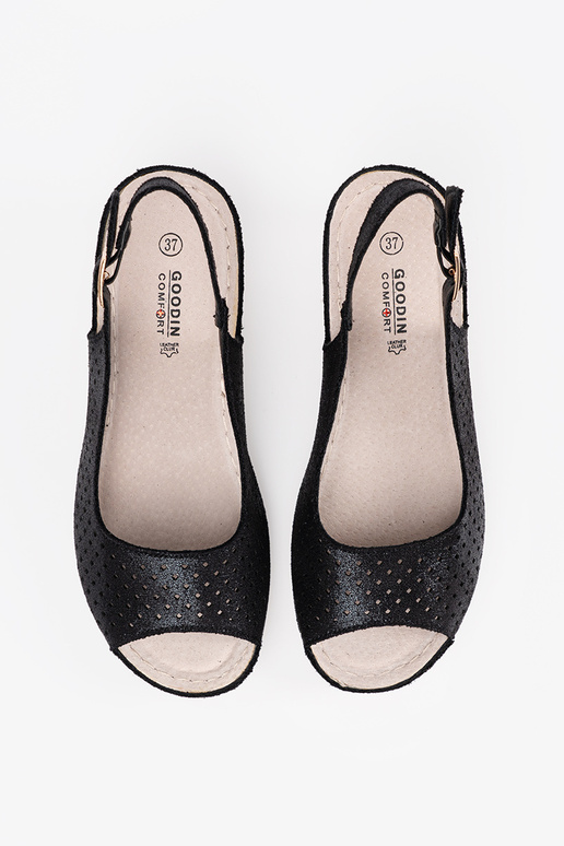 Sandálias pretas vazadas Sandálias pretas vazadas