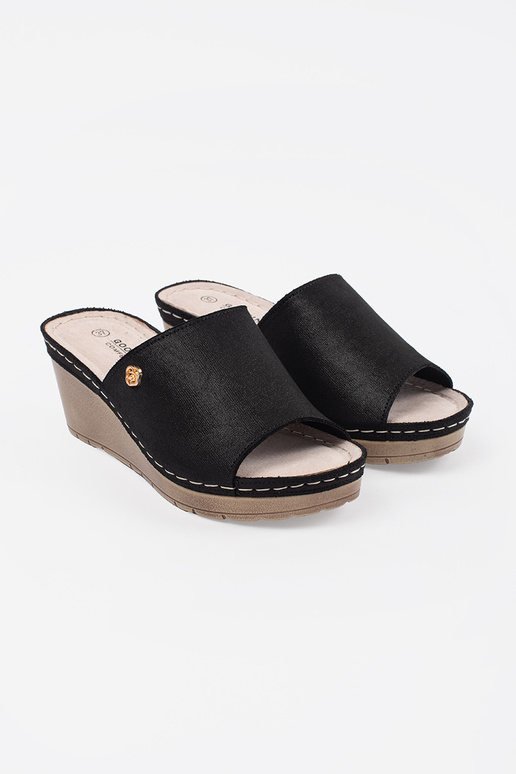 Chinelas femininas pretas com salto alto