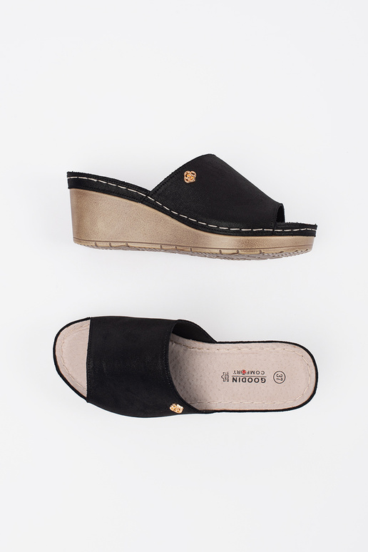 Chinelas femininas pretas com salto alto