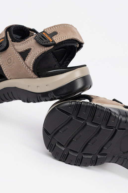 Sandálias Esportivas em Tom de Marrom Sandálias Esportivas em Tom de Marrom