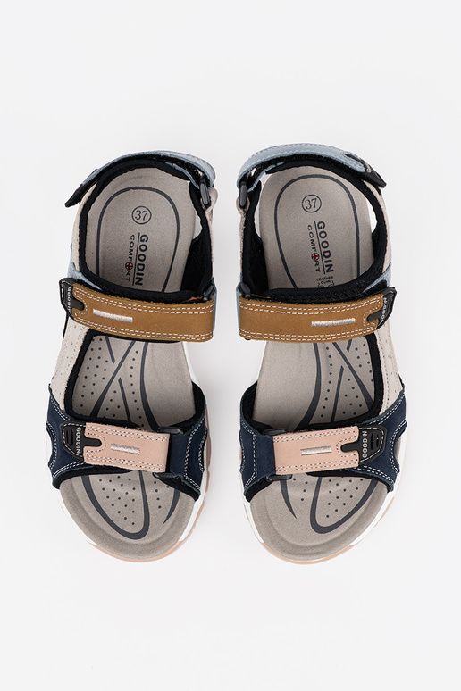 Sandálias esportivas de várias cores Sandálias esportivas de várias cores