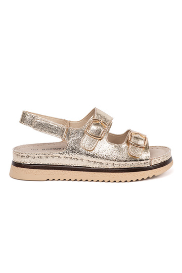 Sandálias em Tom de Ouro...