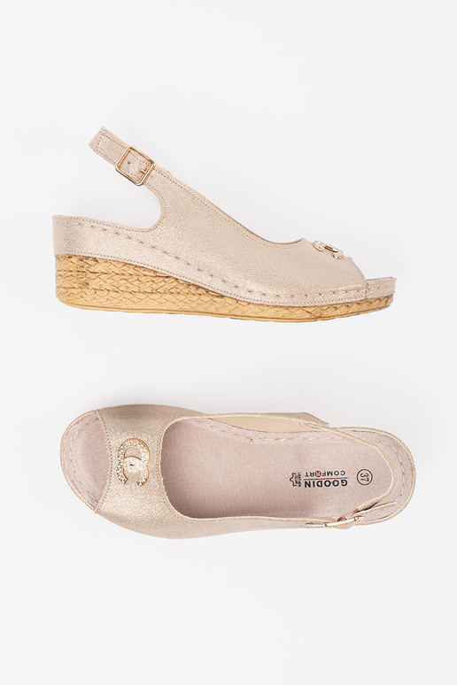 Sandálias de camurça na cor marfim... Sandálias de camurça na cor marfim...