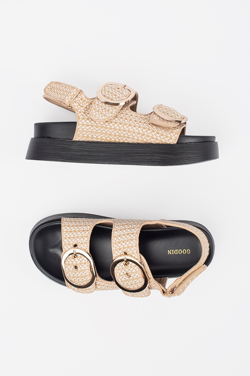 Sandálias com plataforma em xadrez... Sandálias com plataforma em xadrez...