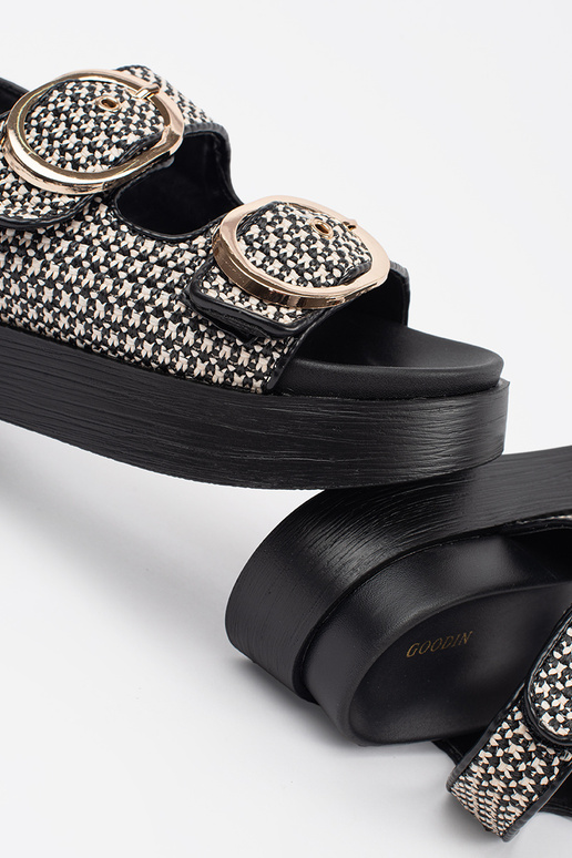 Sandálias com plataforma em xadrez... Sandálias com plataforma em xadrez...