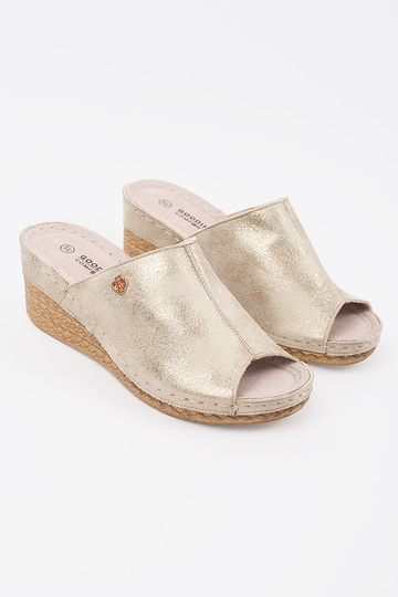 Chinelos femininos em salto... 2