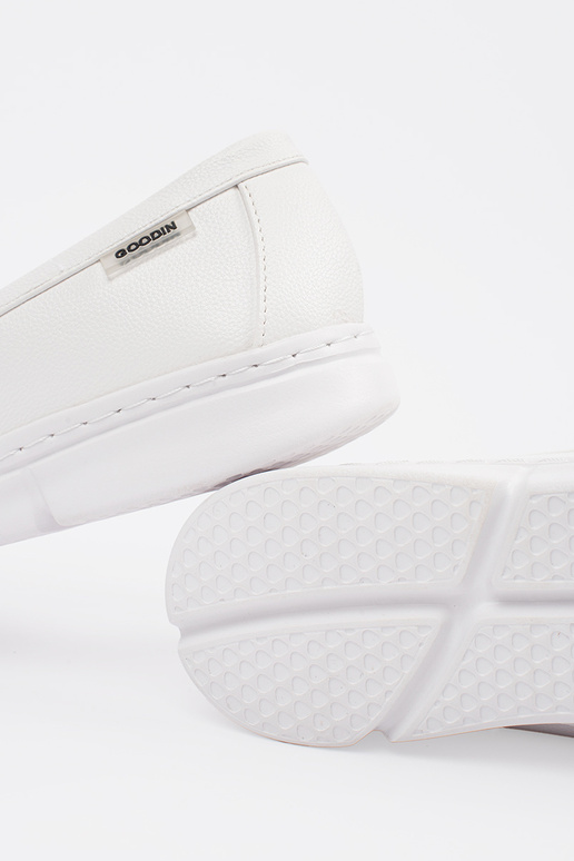 Mocassins vazados cor marfim Mocassins vazados cor marfim