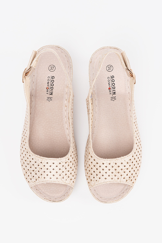 Sandálias vazadas na cor areia Sandálias vazadas na cor areia