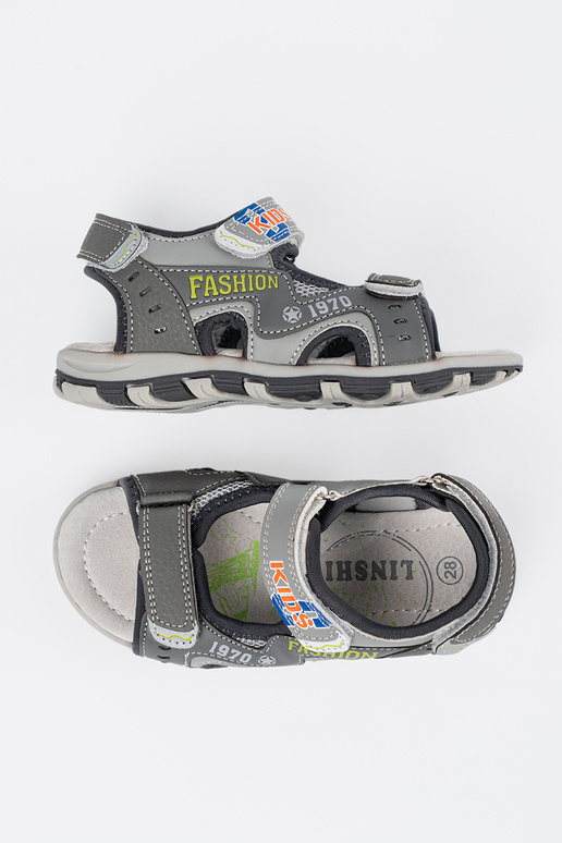 Sapatos cinzas para meninos