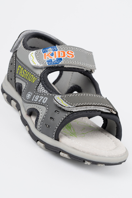 Sapatos cinzas para meninos