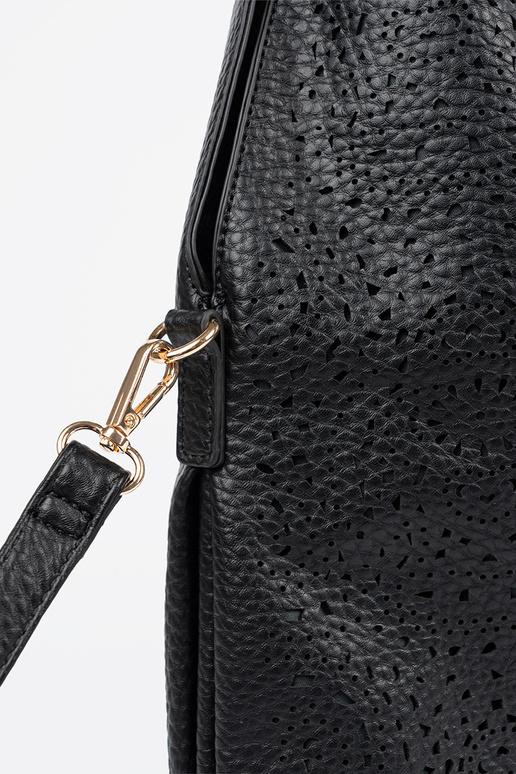 Bolsa feminina em estilo vazado preta