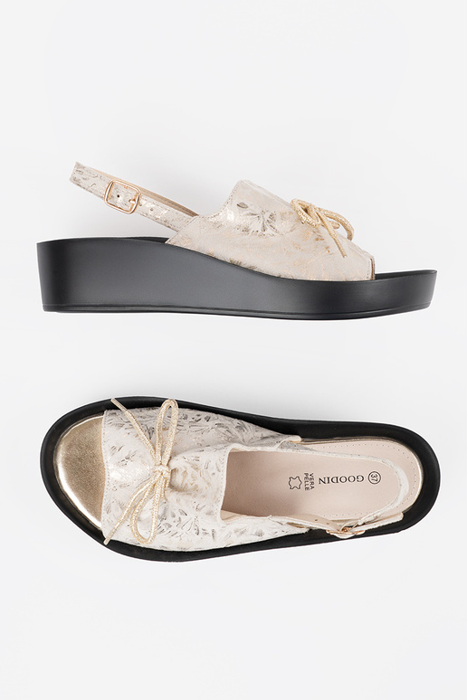 Sandálias em tom de marfim Sandálias em tom de marfim