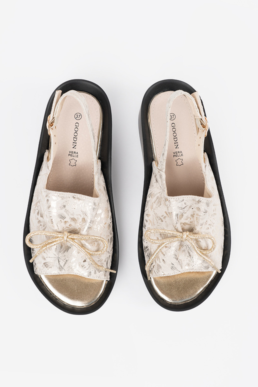 Sandálias em tom de marfim Sandálias em tom de marfim