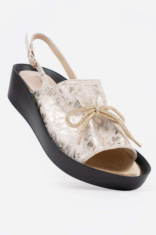 Sandálias em tom de marfim Sandálias em tom de marfim