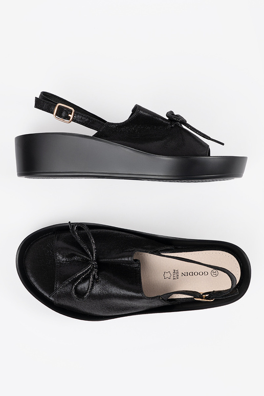 Sandálias femininas pretas em... Sandálias femininas pretas em...