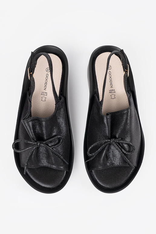 Sandálias femininas pretas em... Sandálias femininas pretas em...