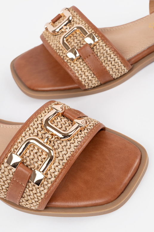 Sandálias femininas marrons com... Sandálias femininas marrons com...