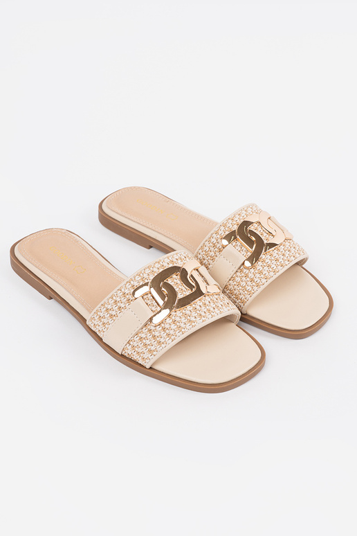 Chinelos femininos na cor areia com... Chinelos femininos na cor areia com...