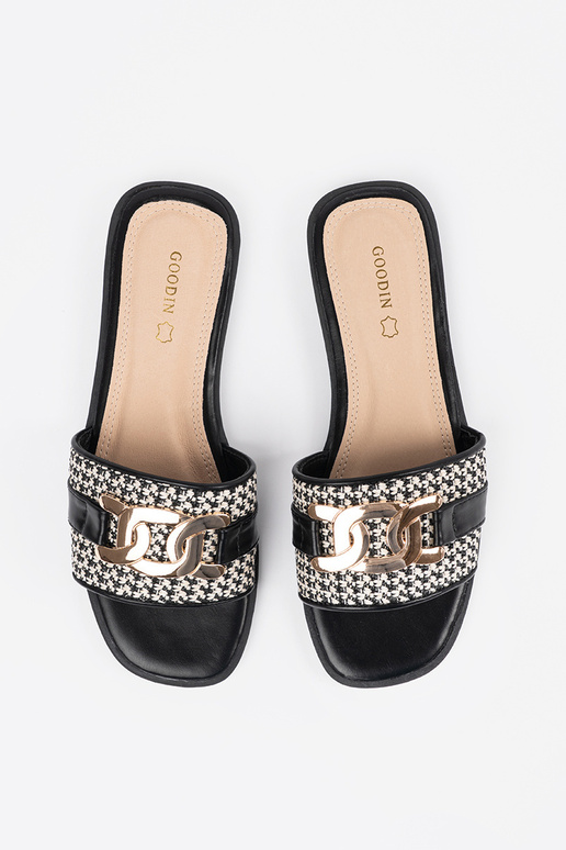 Chinelos femininos brancos e pretos... Chinelos femininos brancos e pretos...