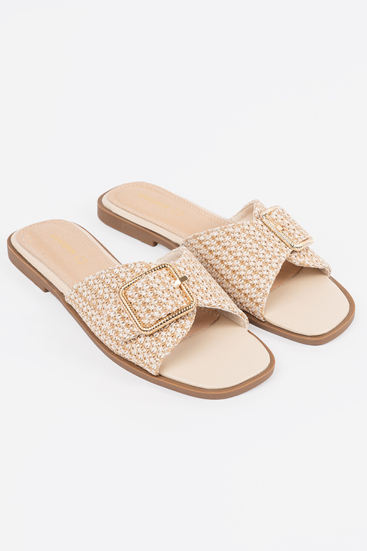 Chinelos cor de areia com fivelas