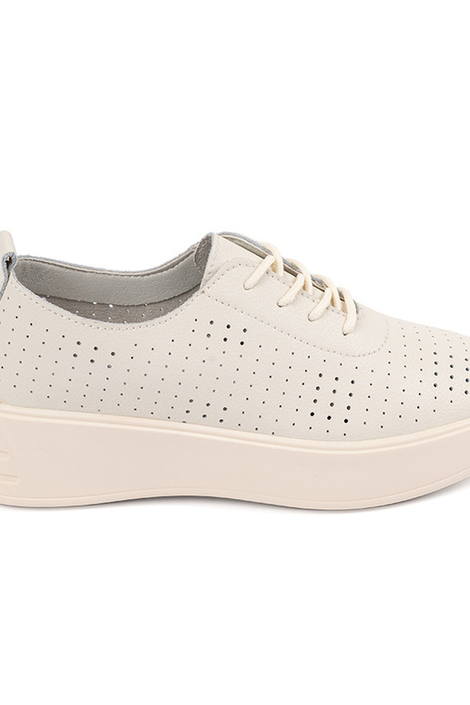 Pele a céu aberto meio sapato Sergio... Pele a céu aberto meio sapato Sergio...