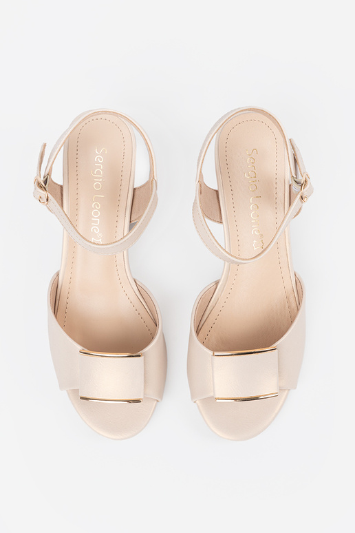 Sandálias femininas marrons de sola... Sandálias femininas marrons de sola...