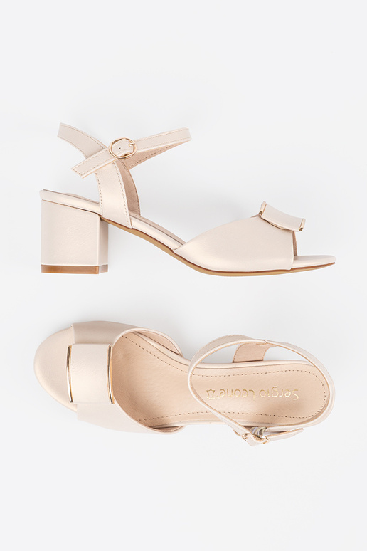 Sandálias femininas marrons de sola... Sandálias femininas marrons de sola...