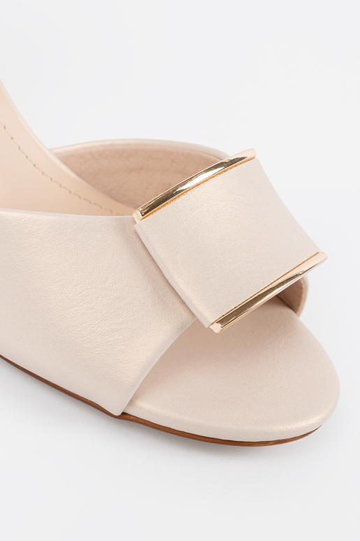 Sandálias femininas marrons de sola... Sandálias femininas marrons de sola...