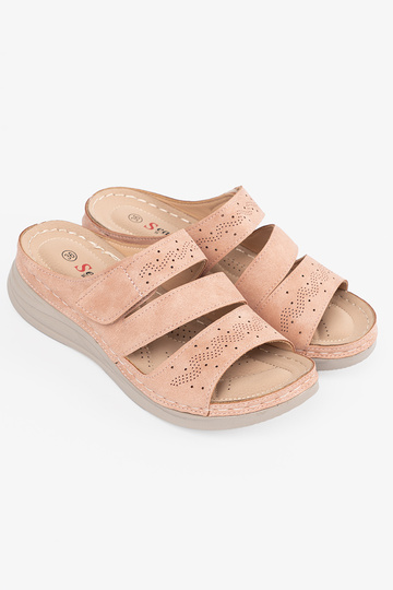 Chinelos de plataforma... 2