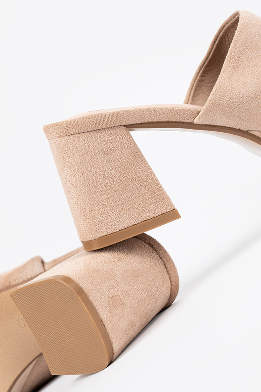 Chinelos femininos de salto alto na... Chinelos femininos de salto alto na...