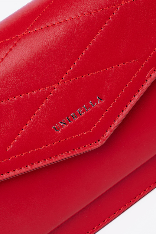 Bolsa vermelha pouco elegante com...