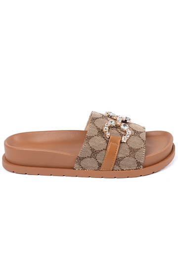 cor marrom Chinelos ze...