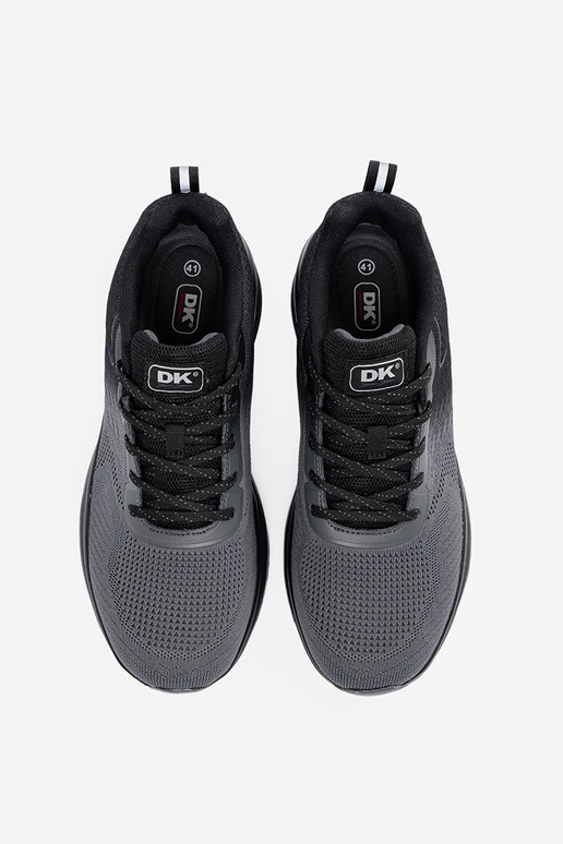 Tênis masculinos pretos com detalhes...